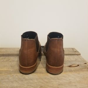 Womens size 8 Redwing chelsea style  leather boots